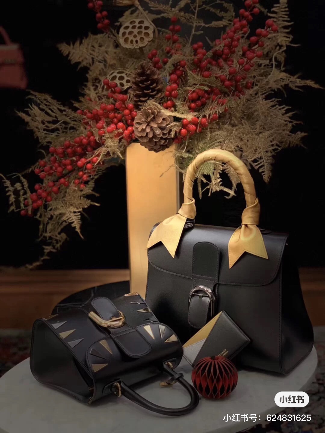 델보 브리앙 파이어워크 박스백